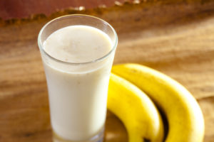 Молоко с бананом от кашля